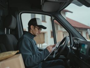 Delivery Driver Jobs Italy: Earn €1,800-€2,500/Month and Tips 2026